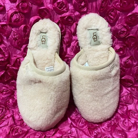 Ugg slide on slipper - Picture 2 of 6